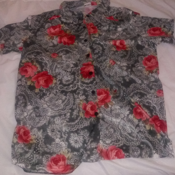 Button down top red/orange flowered design - Picture 2 of 3